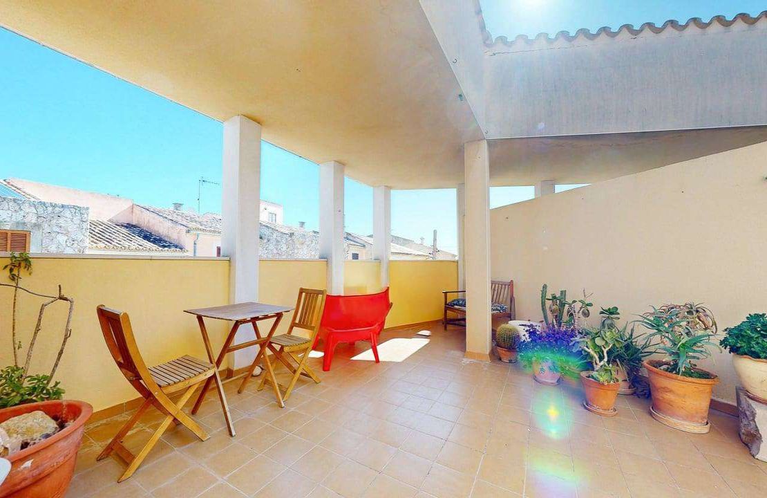 Bright apartment in Campanet offering terraces, parking and views